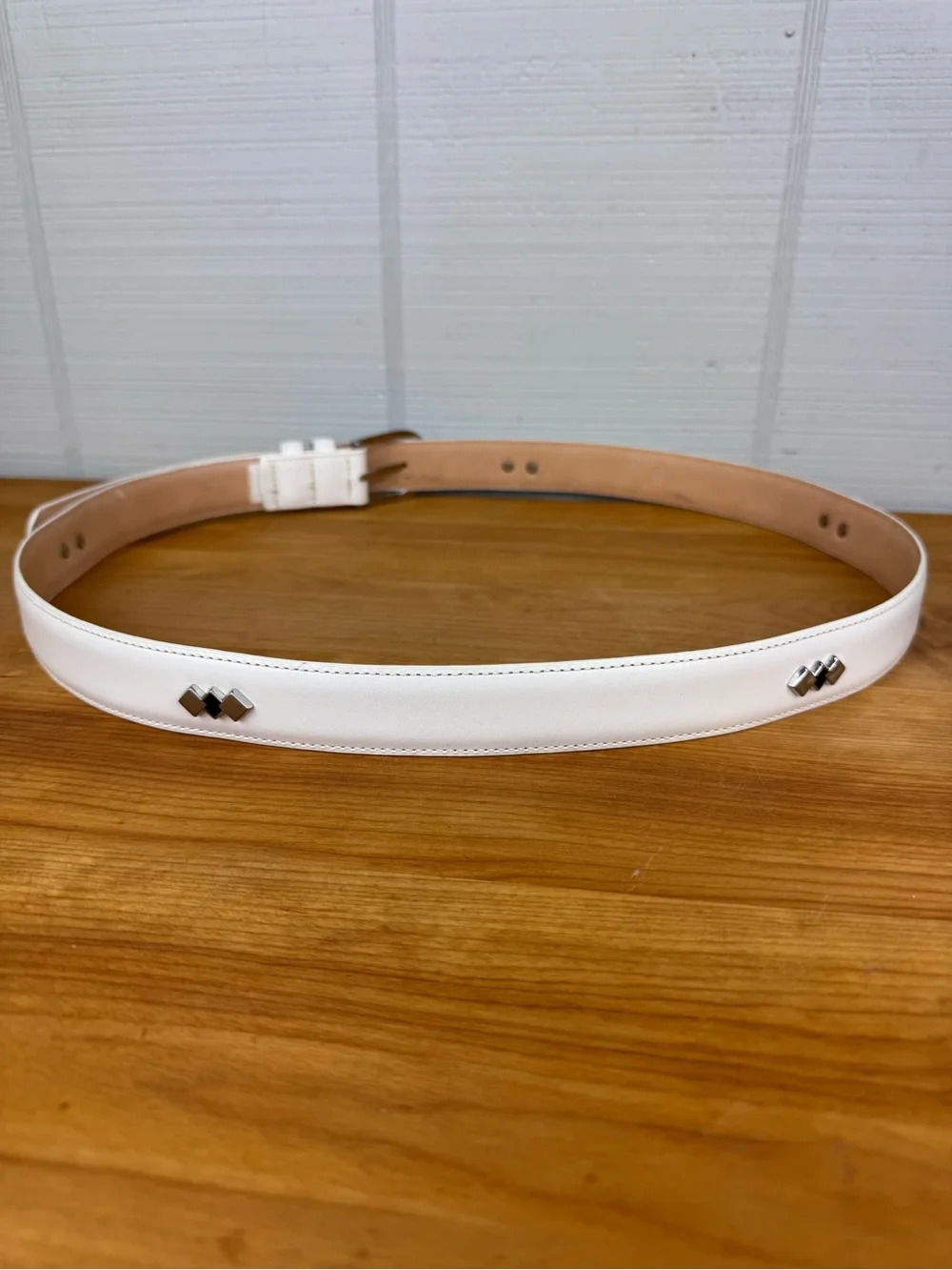 Canterbury Golf Club White Leather Belt Silver Hardware Geometric Metal Accents